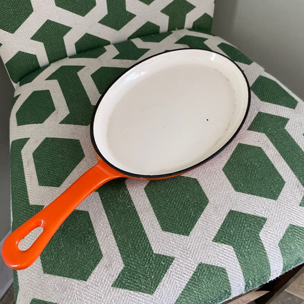 Rachel Ray cast iron, enamel fajita pan with handle, orange